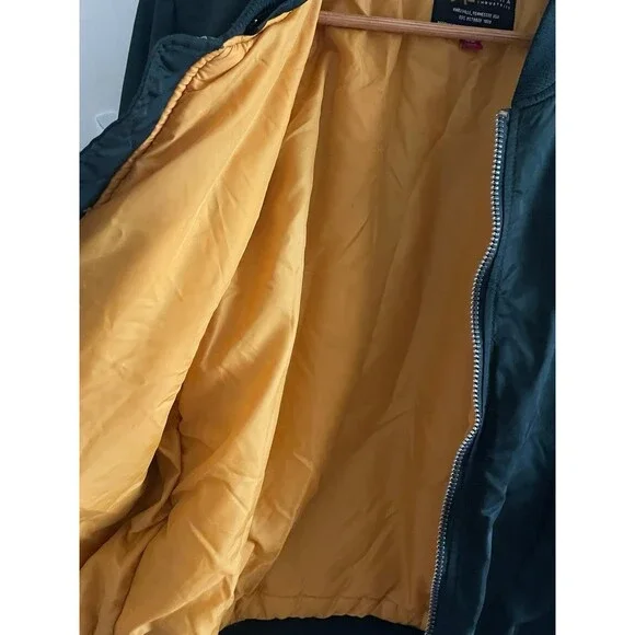 Alpha Industries Bomber Jacket Men’s Size M Green